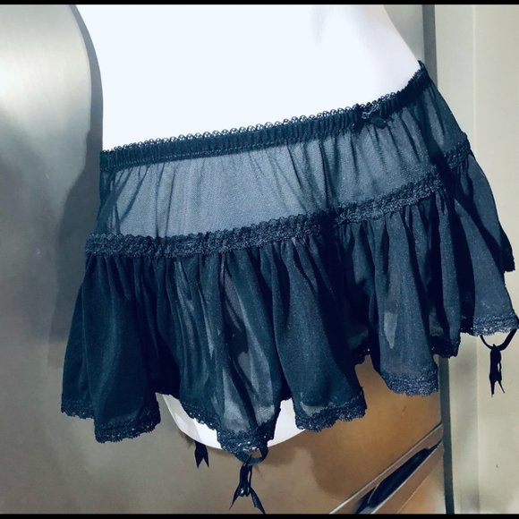 La Vie En Rose Black Garter Skirt M Like New! - Picture 9 of 13